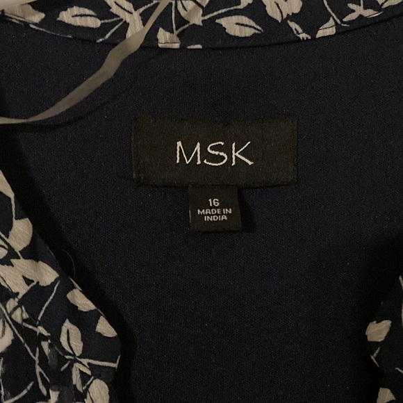 MSK short sleeved navy floral dress - Picture 2 of 3